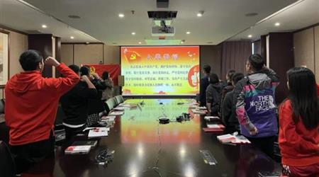 �����Ĵ�δ�ı���ʹ����Զ�ڼ硱Ϊ����ĵ����